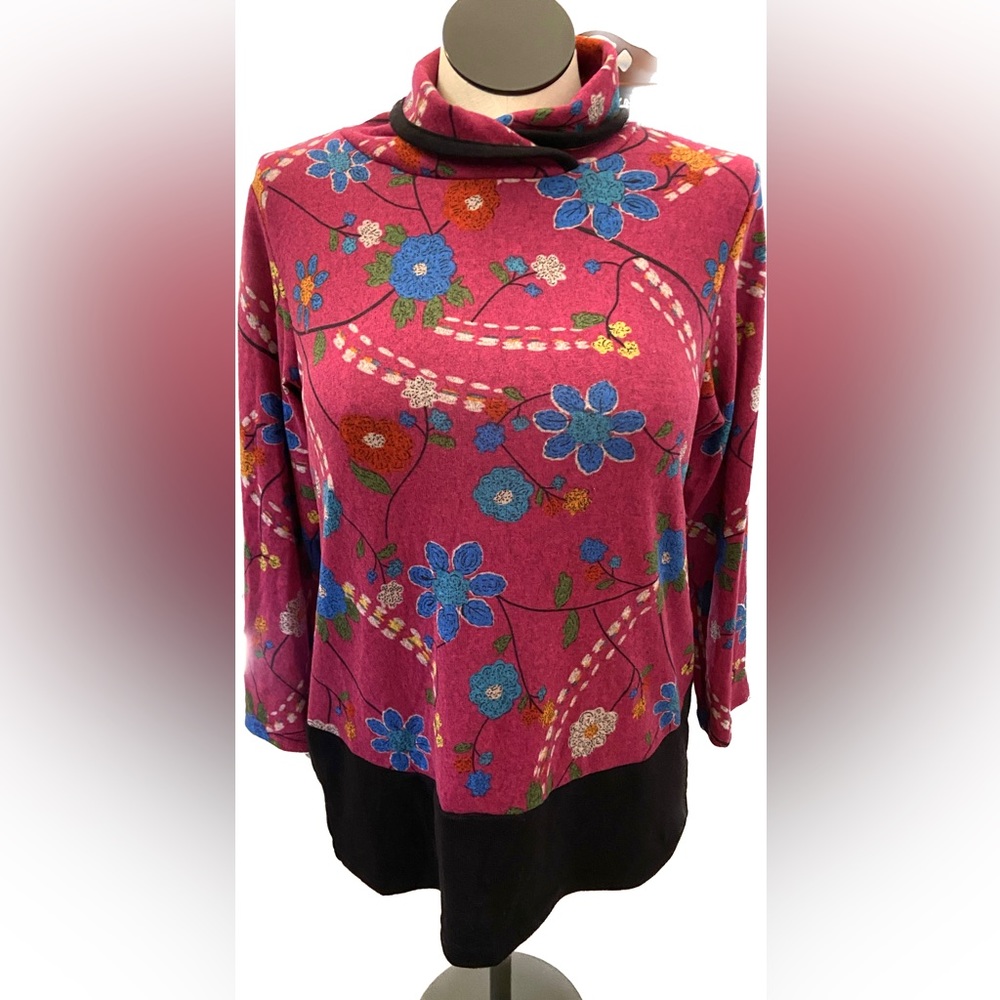 Soft Cozy Sweater, Raspberry Blue Yellow Black, Light Weight Easy Care NWOT L/XL